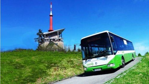 Autobusová linka na Lysou horu zahajuje svou patnáctou sezónu, nově lze jízdenky koupit online - Novinky