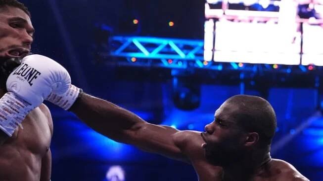 Sledovaný zápas v těžké váze organizace IBF vyhrál Daniel Dubois