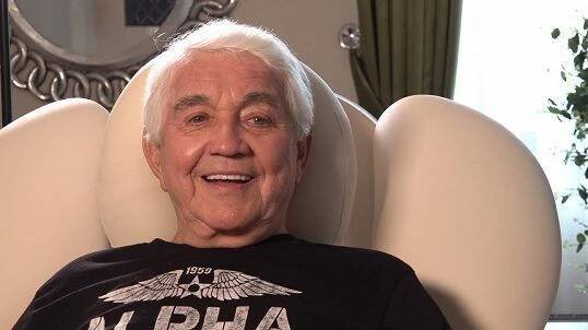 Jiří Krampol (82) po smrti manželky Hany (59): Práci bere, aby nebyl sám