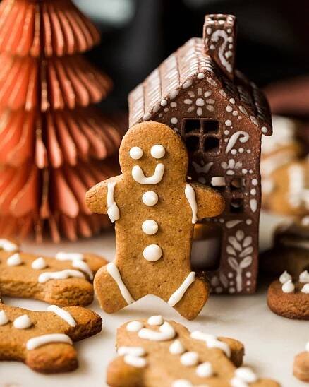 Almond flour gingerbread cookies 