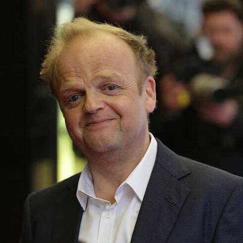 Jsem nejnebezpečnější a nejohavnější bytost, jakou kdy Holmes potkal, říká herec Toby Jones
