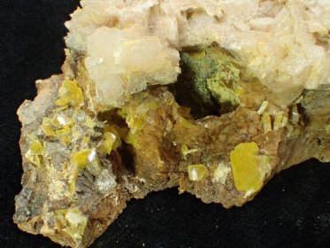 wulfenit - Zellidja Boubker, Maroko, SLEVA (p.5) - Minerály a zkameněliny