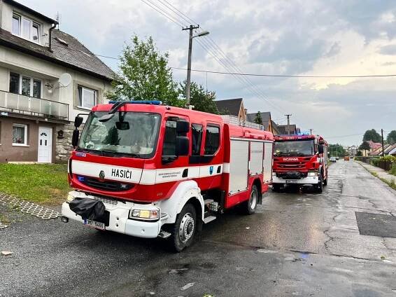 Hasiči ukázali nejčastější chyby řidičů. Neumí uhnout a zmatkují, ale chybují i cyklisté a chodci