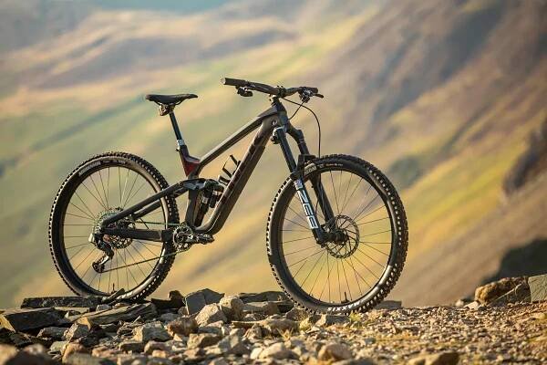 Flight Attendant is RockShox's new automatic, wireless suspension system | BikeRadar