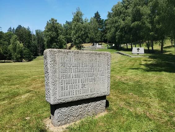 Soubor:Ležáky (Vrbatův Kostelec) (4).jpg – Wikipedie