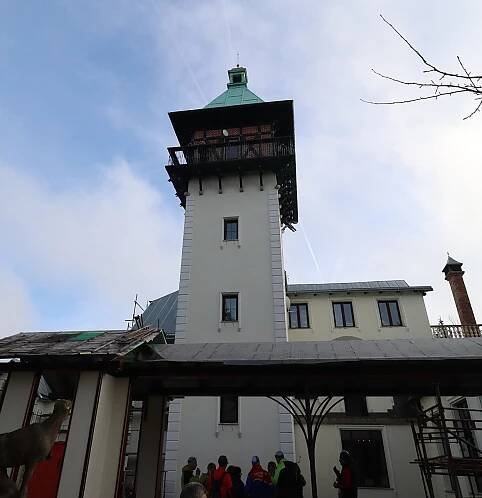 Rozhlednu Kamzík výjimečně navštívili turisté, podívejte se, jak je opravená