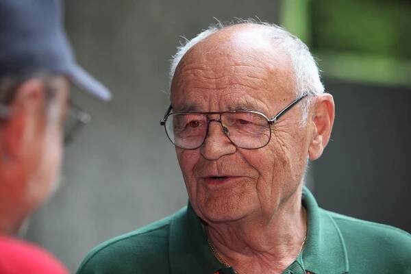 Zemřel Václav Vorlíček