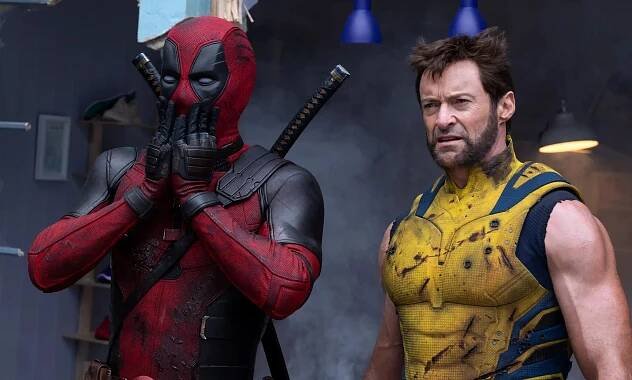 Recenze: Deadpool & Wolverine. Ostrá superhrdinská komedie se směje Disneymu i lidem