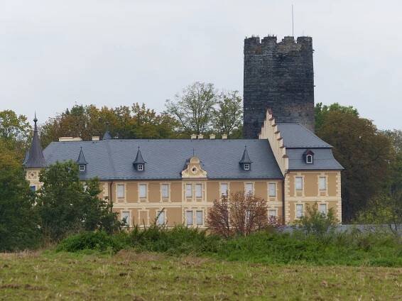 Soubor:Schloss Hrozňatov 2014 xy 1.JPG