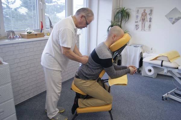 Jak předcházet bolesti zad – Relax a masáže