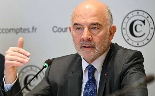 Selon les indications données début mars au Parlement par le président de la Cour, Pierre Moscovici, ce second rapport présente l'impact du système des retraites sur l'économie. AFP/Bertrand GUAY
