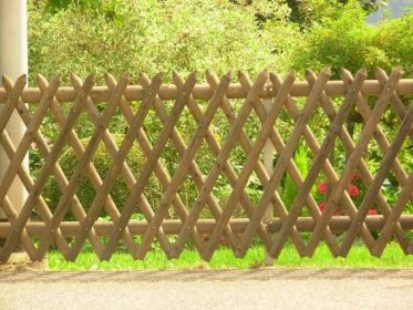 Venkovský dřevěný plot – Dřevěné ploty na klíč