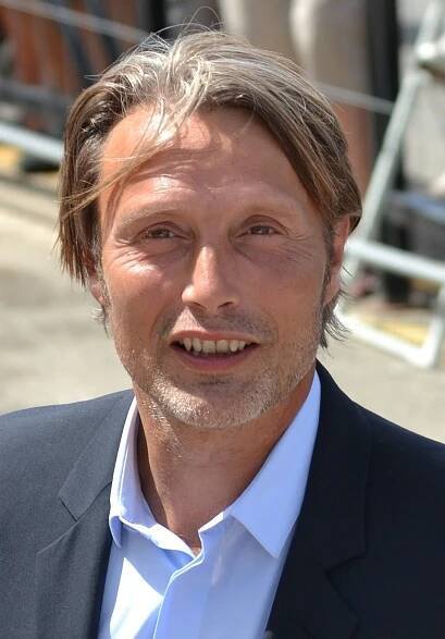 Soubor:Mads Mikkelsen Cannes 2013.JPG