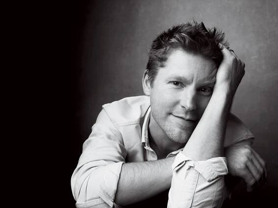 Christopher Bailey to Step Down From Burberry in 2018