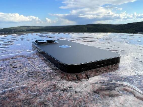 Instalace iOS 16.0.3 může u iPhone 14 Pro způsobit problém, kvůli kterému nejde telefon zapnout