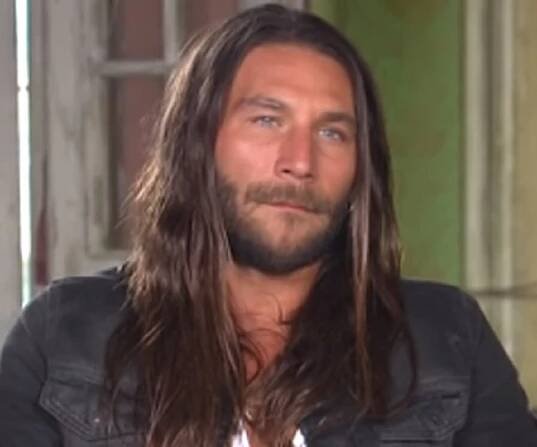 Zach McGowan Biography - Facts, Childhood, Family Life & Achievements