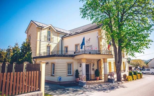 Adršpach: Hotel Tommy **** se snídaní formou bufetu a relaxací v bazénu a vířivce + sleva na wellness služby
