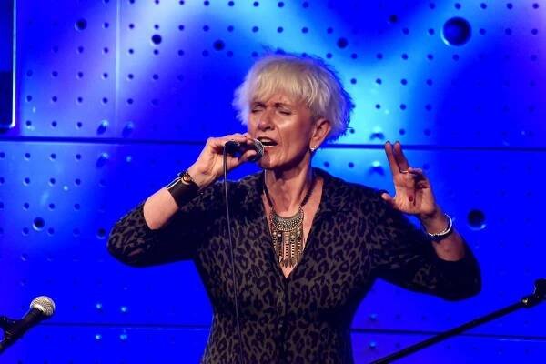 FOTOREPORT: Irena Budweiserová pokřtila spolu s Jakubem Rackem Křídla