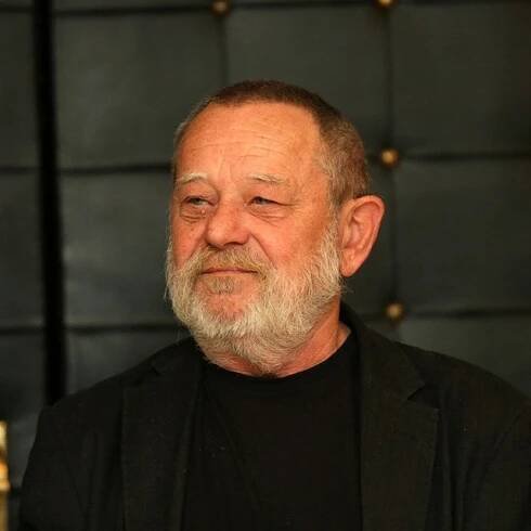 Václav Kotek (†66) zemřel po páru ze schodů ve svém domě, když si zlomil vaz.