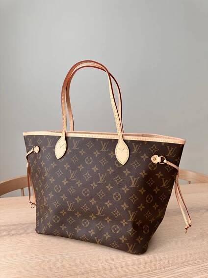 Louis Vuitton Neverfull MM bag