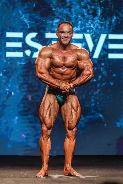 Ronnie.cz - Pedro Esteves
