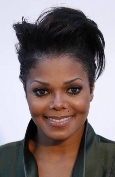 Janet Jackson čeká v 50 letech dítě: Které slavné ženy měly miminko ve vyšším věku?