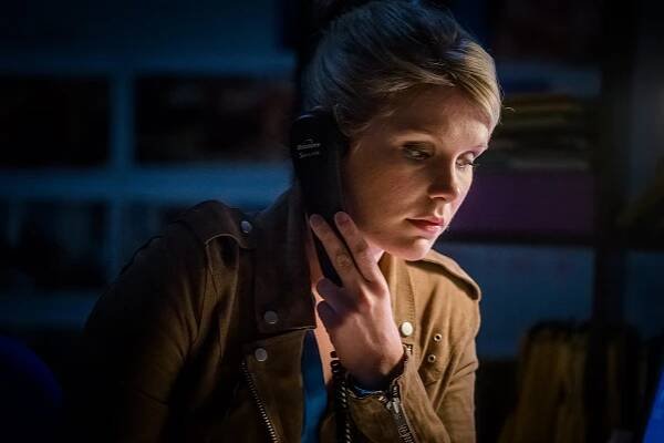 Pátý - Epizoda 4 - Z filmu - Hannah Arterton