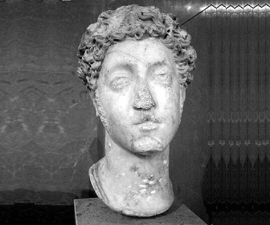 Commodus Biography - Facts, Childhood, Life History, Achievements & Death of Roman Emperor