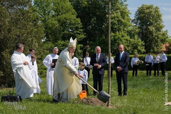Oslava 700 let města a farnosti Holešov - Církev.cz