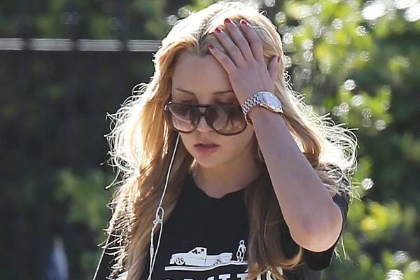 Amanda Bynes kicked out of fashion school