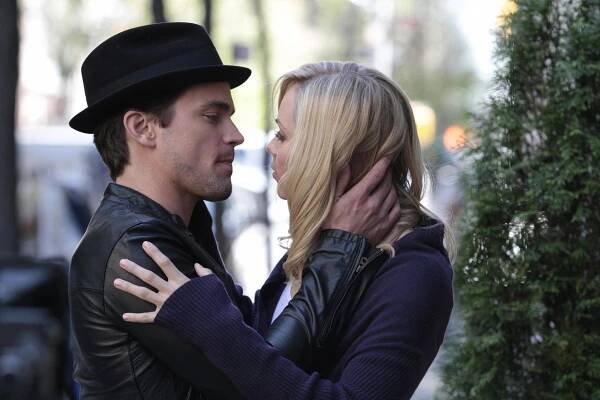 Ve službách FBI - Na rozloučenou - Z filmu - Matt Bomer, Laura Vandervoort