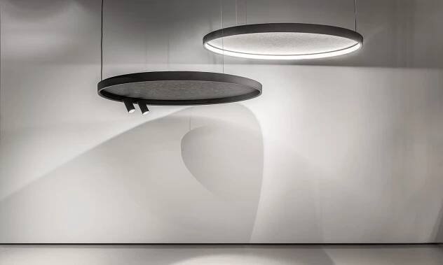 Delta Light představil pětimetrové svítidlo Superloop i verzi s akustickým panelem – DesignMag.cz