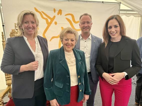 v.l. Ines Claus, Marie-Luise Marjan, Heiko Kasseckert, Isabelle Hemsley