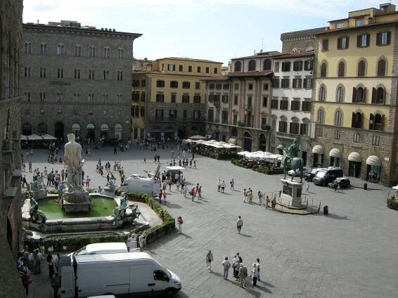 Piazza della Signoria (in front of Palazzo Vecchio)