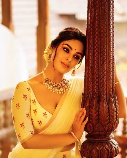 Samyuktha Menon Wiki, Age, Boyfriend, Movies, Family, Biography & Gorgeous Photos - Filmi tamasha