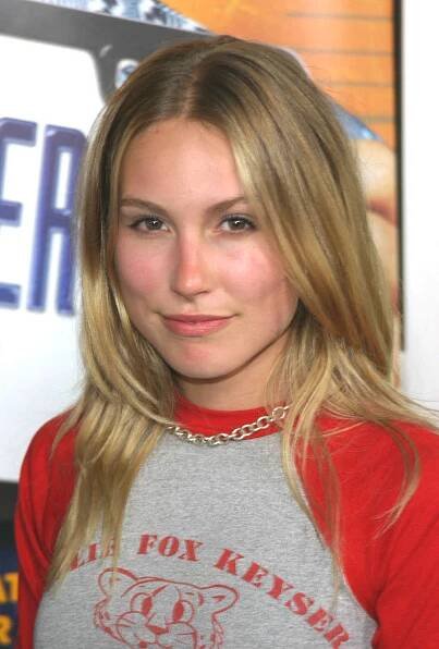 Sarah Carter Fan Site: Image Gallery