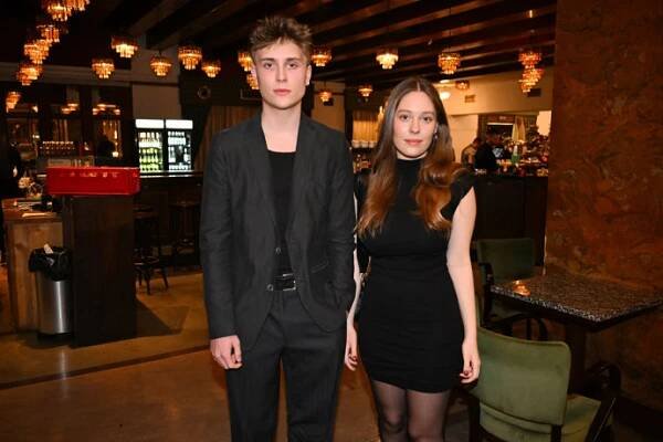 FOTO: Děti Lindy Rybové a Davida Prachaře. – stránka 21