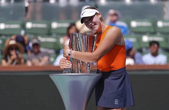 Sedmnáctiletá ruská tenistka Andrejevová ovládla turnaj v Indian Wells
