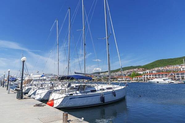 Dinevi Marina yacht port v Sveti Vlas, Bulgaria.