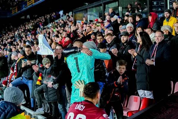 Pražské derby s číslovkou 305 | PrahaIN 