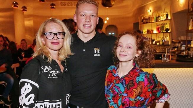 Jitka Asterová má kromě dcery herečky i šlachovitého syna sportovce: Všichni bydlí pod jednou střechou - Super.cz