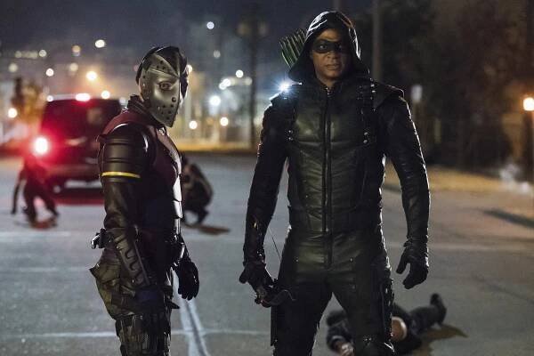 Arrow - Nejbližší příbuzný - Z filmu - Rick Gonzalez, David Ramsey