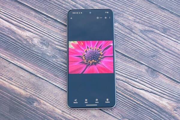 GooglePixel 8 Pro native camera app macro