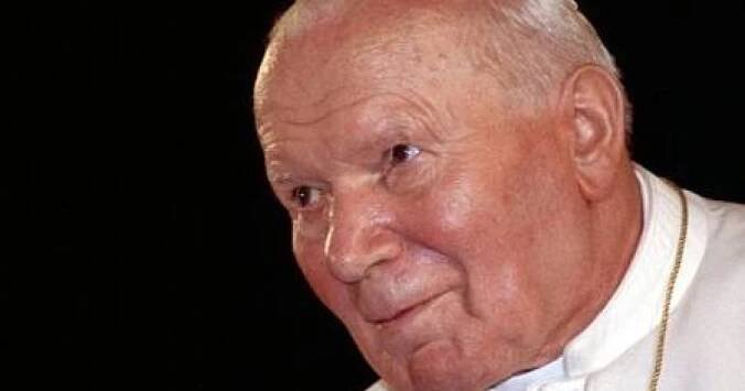 Papež Jan Pavel II. udržoval 'blízký vztah' s vdanou filozofkou, tvrdí BBC