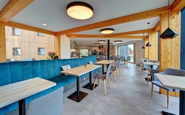 Liberec s výhledem na Ještěd: Luxusní Wellness Hotel Fénix **** se snídaní, masáží a privátním Nordic SPA