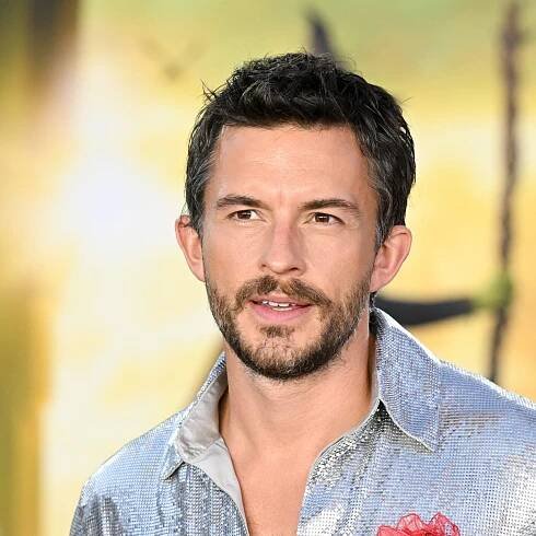 Jonathan Bailey Hid A 'Bridgerton' Easter Egg In 'Wicked' And It's Incredible