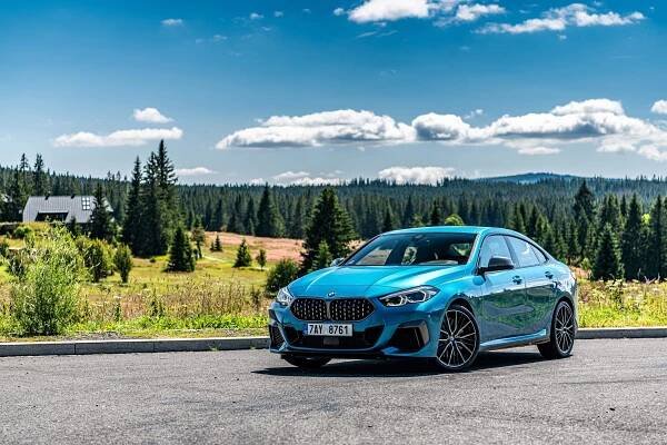 Test BMW M235i xDrive Gran Coupé 2020: Vzhledově možná rozporuplné, jízdně skvělé - roadblog.cz