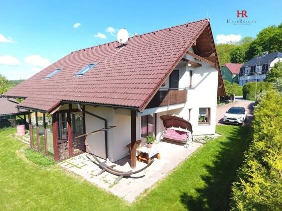 Prodej nemovitosti > Nabízíme velmi pěkný RD 6+2/2B/2G, cihla, 355 m2, pozemek 1.626 m2, Jenišovice, okr. Jablonec nad Nisou