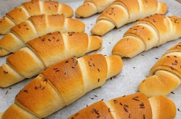 Recept na úžasné domácí křupavé rohlíky, už nebudete chtít ty kupované z obchodu