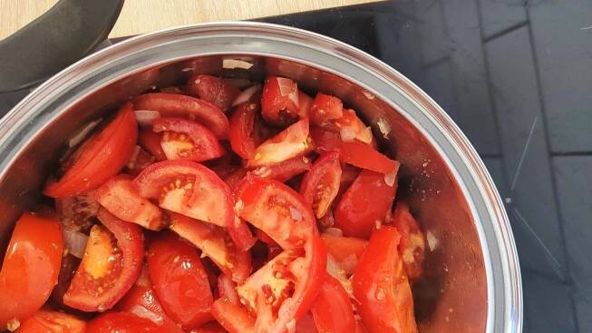 Úžasná a přitom nejjednodušší: Recept na rajčatovou omáčku, která potěší celou rodinu